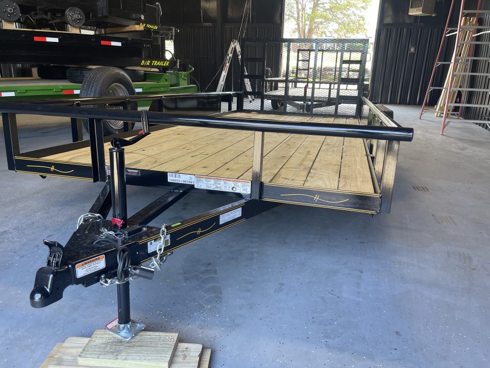 New 2026 Kearney 16' 7K Pipe Top Utility Trailer