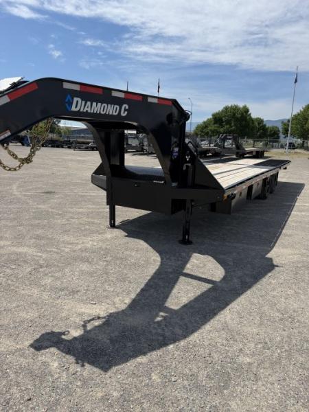 New 2026 Diamond C Trailers FMAX216L30X102HDT Equipment Trailer