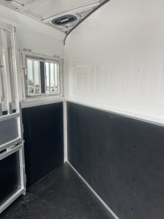 New 2026 Bar-M Trailers ES720SL Horse Trailer