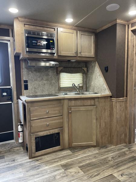 New 2026 Merhow Trailers 8312-A RK-S Horse Trailer