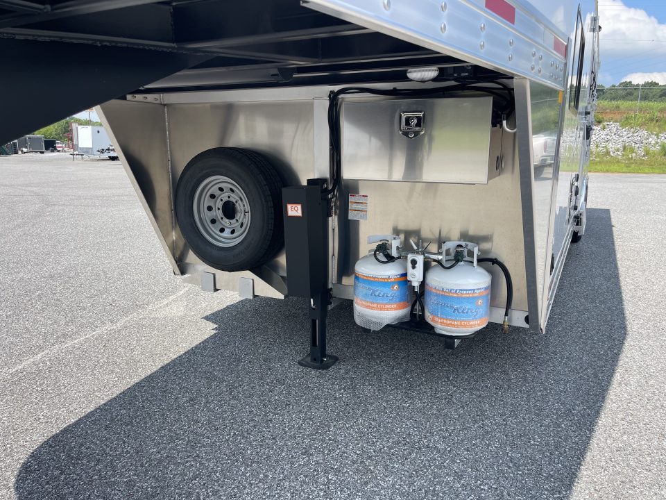 New 2026 Merhow Trailers 8310-A FK-NS Horse Trailer