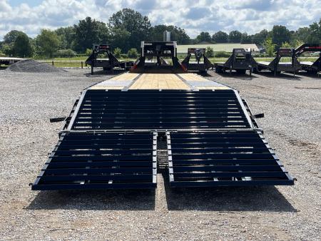 New 2027 MAXX-D 102"X32' 25K Gooseneck Flatbed Trailer