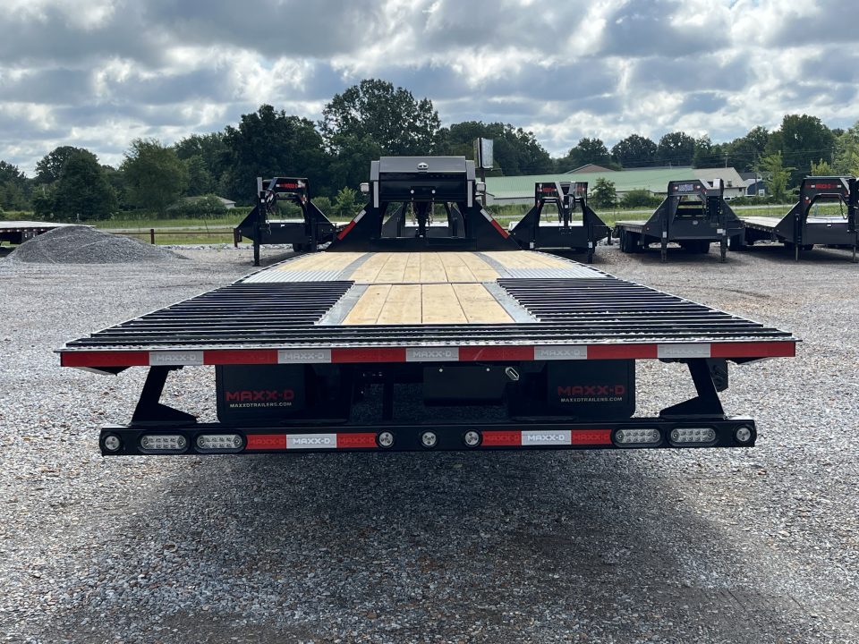 New 2027 MAXXD Hydraulic Dovetail Gooseneck Trailer | 34' x 102' 30K GVWR