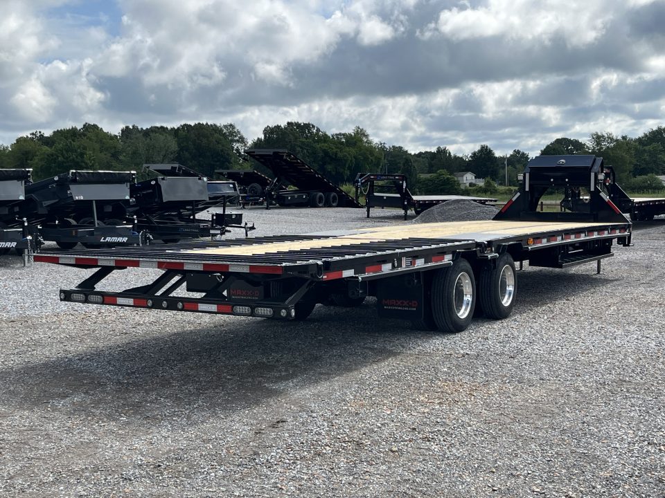 New 2027 MAXXD Hydraulic Dovetail Gooseneck Trailer | 34' x 102' 30K GVWR