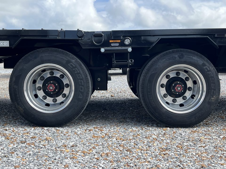 New 2027 MAXXD Hydraulic Dovetail Gooseneck Trailer | 34' x 102' 30K GVWR