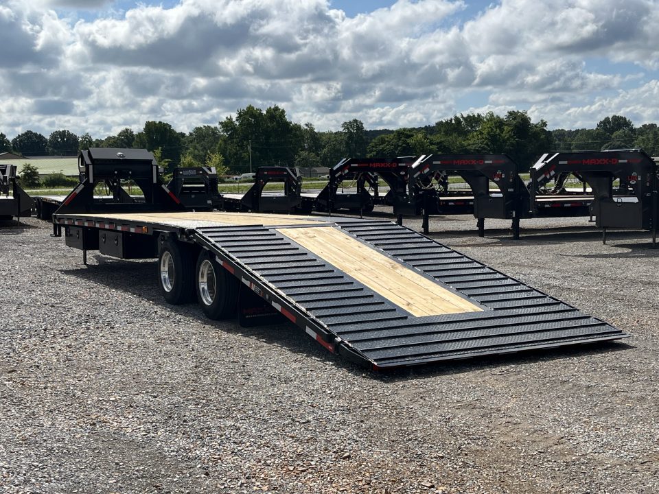 New 2027 MAXXD Hydraulic Dovetail Gooseneck Trailer | 34' x 102' 30K GVWR