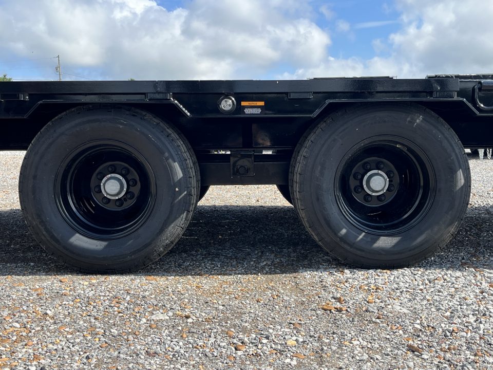 New 2027 MAXX-D 102"X30' 25K Gooseneck Flatbed Trailer
