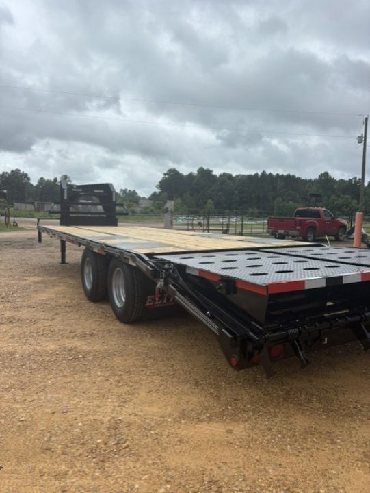 New 2026 Elite Trailers 102'' x25' Gooseneck Deckover Trailer