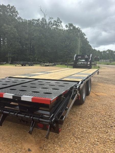 New 2026 Elite Trailers 102'' x25' Gooseneck Deckover Trailer