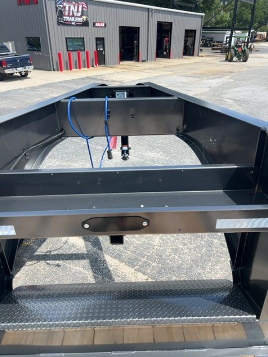 New 2026 Diamond C Trailers 102x25 FMAX 207 Equipment Trailer