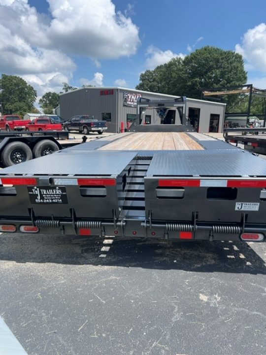 New 2026 Diamond C Trailers 102x25 FMAX 207 Equipment Trailer