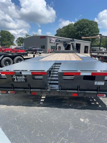 New 2026 Diamond C Trailers 102x25 FMAX 207 Equipment Trailer