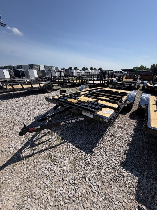 2027 PJ Trailers U8141