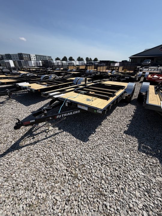 2027 PJ Trailers U8141