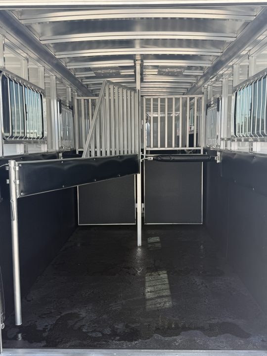 New 2027 Sundowner 2+1 Gooseneck Horse Trailer