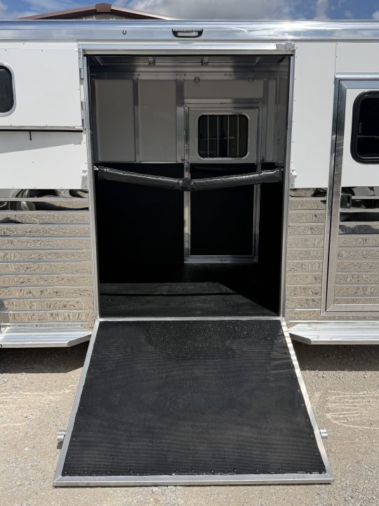 New 2027 Sundowner 2+1 Gooseneck Horse Trailer