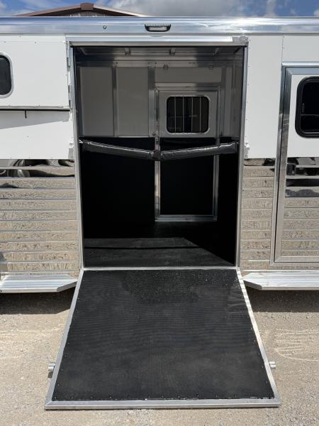New 2027 Sundowner 2+1 Gooseneck Horse Trailer
