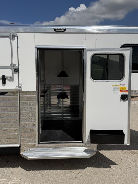 New 2027 Sundowner 2+1 Gooseneck Horse Trailer