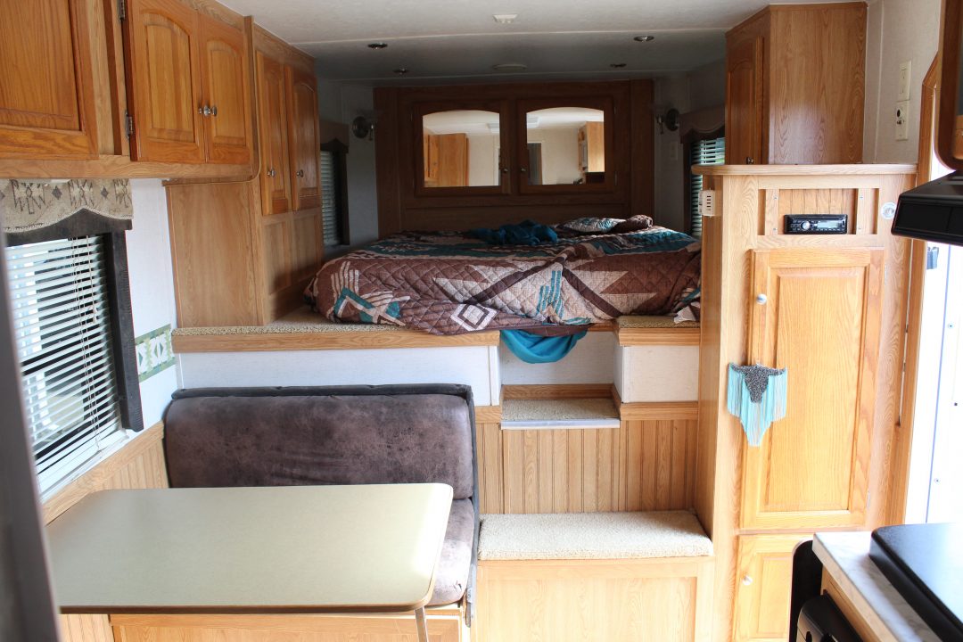 Consignment 2005 Bison Trailers 3 HORSE SLANT Stock / Stock Combo Trailer