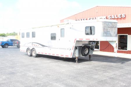 Consignment 2005 Bison Trailers 3 HORSE SLANT Stock / Stock Combo Trailer