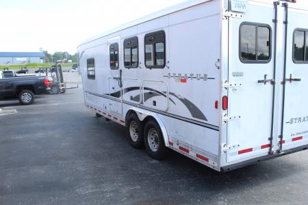 Consignment 2005 Bison Trailers 3 HORSE SLANT Stock / Stock Combo Trailer
