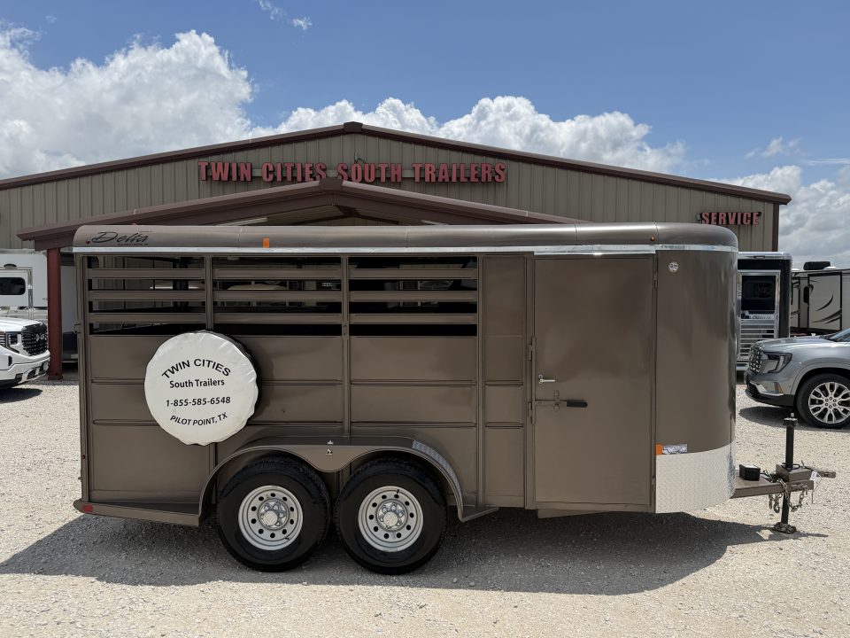 Used 2023 Delta 3 Horse Bumper Pull Horse Trailer