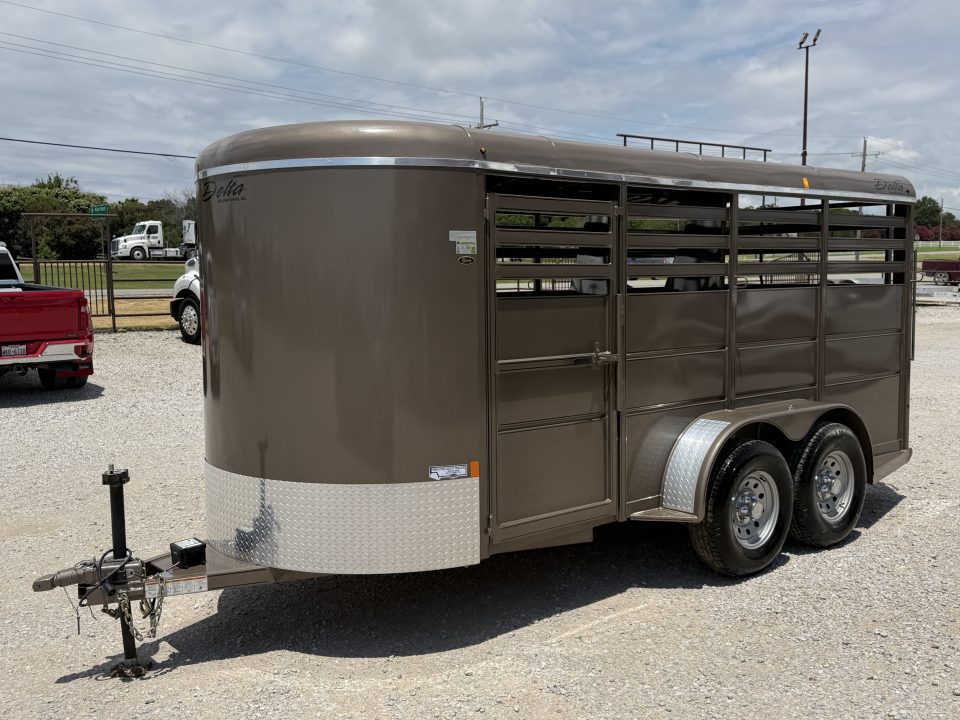 Used 2023 Delta 3 Horse Bumper Pull Horse Trailer