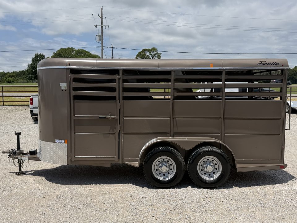 Used 2023 Delta 3 Horse Bumper Pull Horse Trailer