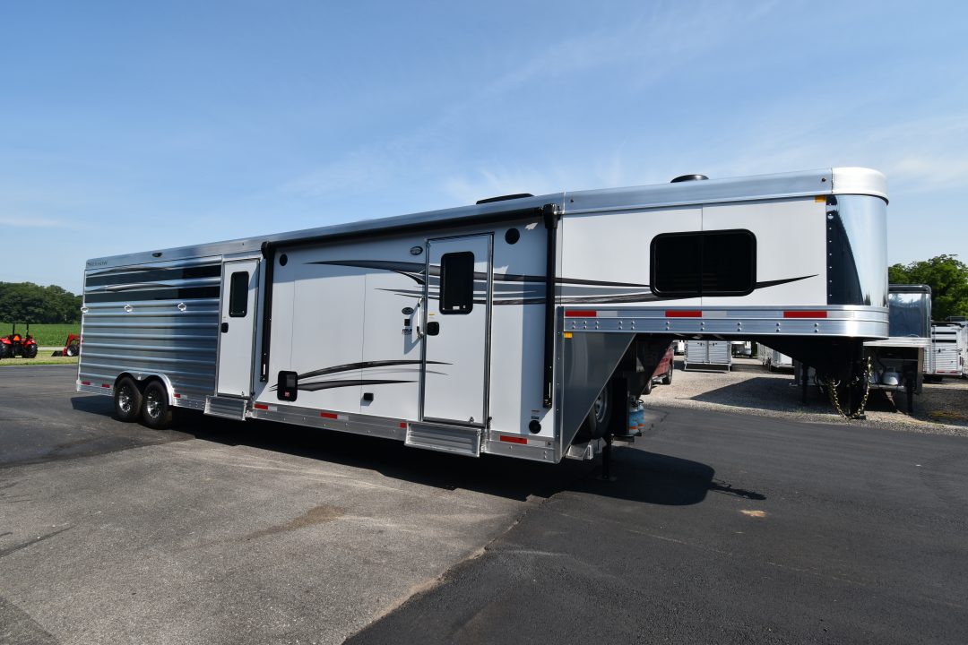 New 2026 Merhow Trailers 8009 Lonestar Horse Trailer