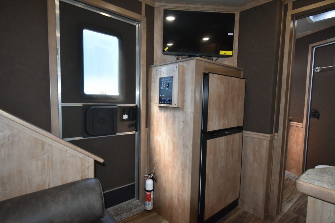 New 2026 Merhow Trailers 8009 Lonestar Horse Trailer