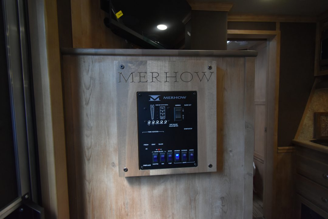 New 2026 Merhow Trailers 8009 Lonestar Horse Trailer