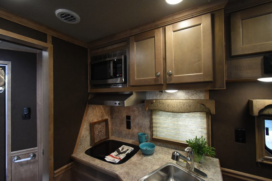 New 2026 Merhow Trailers 8009 Lonestar Horse Trailer
