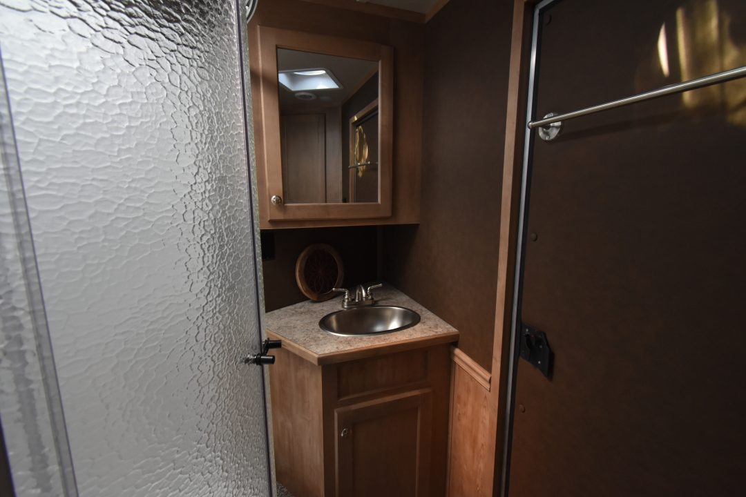 New 2026 Merhow Trailers 8009 Lonestar Horse Trailer