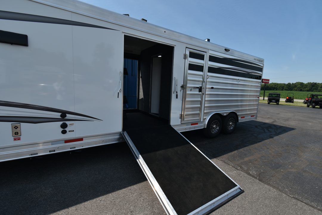 New 2026 Merhow Trailers 8009 Lonestar Horse Trailer