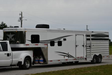 New 2026 Merhow Trailers 8009 Lonestar Horse Trailer