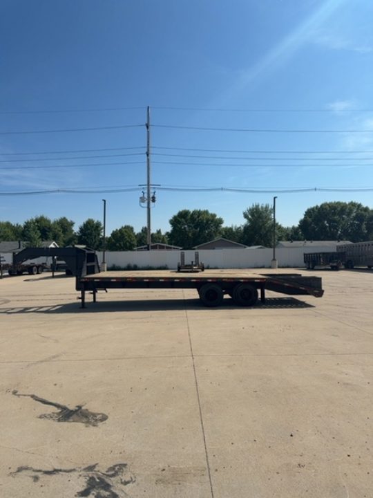 Used 2000 Load Trail FB25-GN Flatbed Trailer