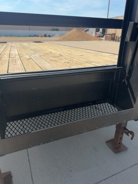 Used 2000 Load Trail FB25-GN Flatbed Trailer