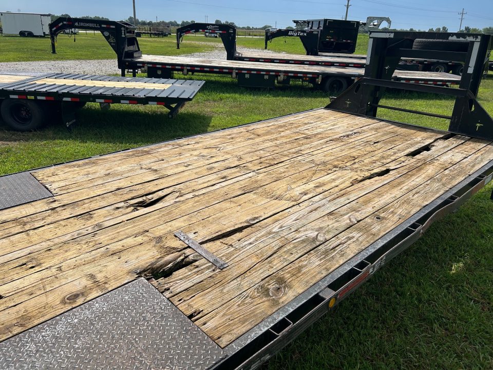 Used 2007 Starlite 102x25 Tandem 20K GN Flatbed w/ 5' Dove & Triple Ramps