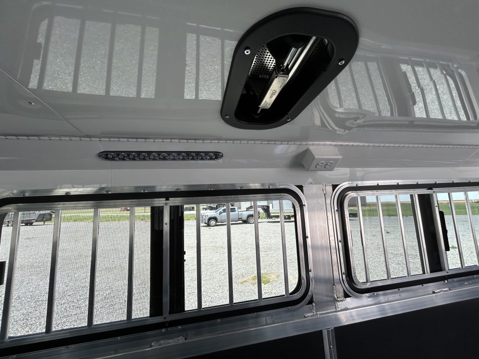 New 2027 Bar-M 8 Pen 688 Bumperpull Pen System
