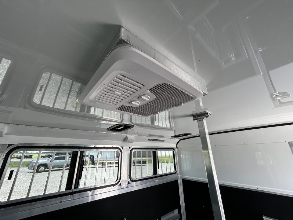 New 2027 Bar-M 8 Pen 688 Bumperpull Pen System