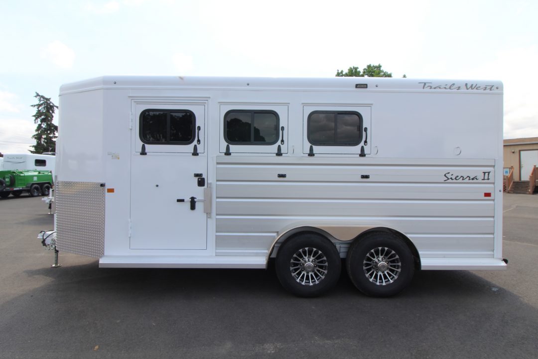 New 2027 Trails West Sierra II 2H Comfort PKG - Lined & Insulated - Large Tack Room - Escape Door