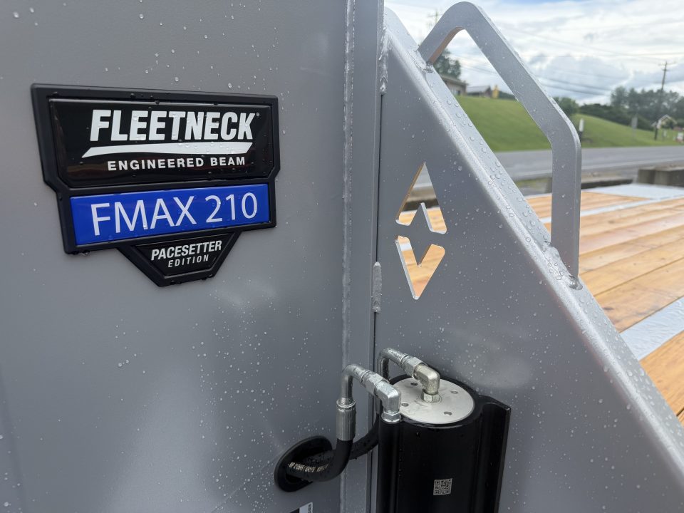 New 2026 Diamond C FMAX210 GOOSENECK TRAILER PACESETTER HYDRO JACKS & DOVE DISC BRAKES ALUMINUM OUTER RIMS