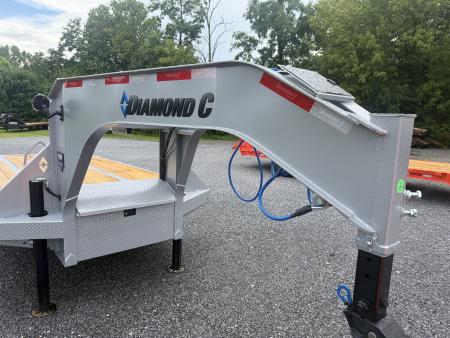 New 2026 Diamond C FMAX210 GOOSENECK TRAILER PACESETTER HYDRO JACKS & DOVE DISC BRAKES ALUMINUM OUTER RIMS