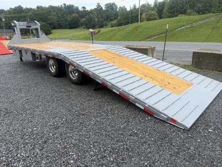 New 2026 Diamond C FMAX210 GOOSENECK TRAILER PACESETTER HYDRO JACKS & DOVE DISC BRAKES ALUMINUM OUTER RIMS