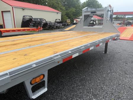 New 2026 Diamond C FMAX210 GOOSENECK TRAILER PACESETTER HYDRO JACKS & DOVE DISC BRAKES ALUMINUM OUTER RIMS