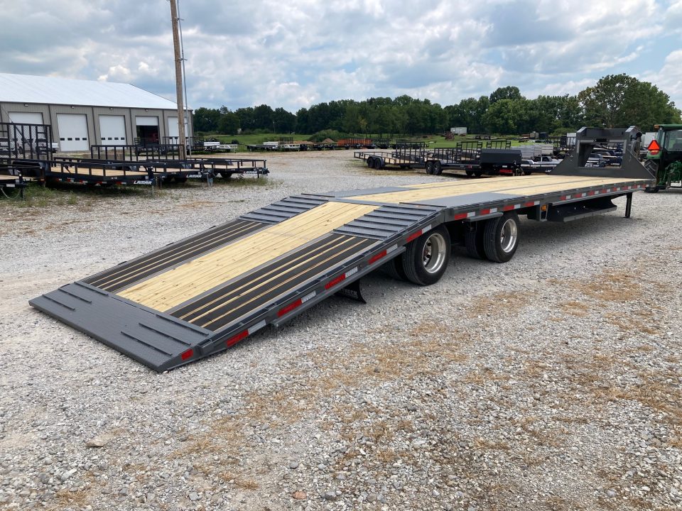 New 2026 Diamond C Trailers 102x40 TANDEM 40K GN HYDROTAIL W/ BLACKWOOD RUNNERS, HYDROJACKS, AIR RIDE & WIRELESS REMOTE Flatbed Trailer
