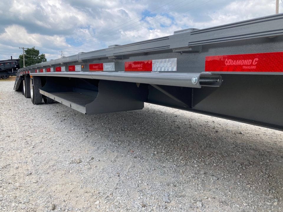 New 2026 Diamond C Trailers 102x40 TANDEM 40K GN HYDROTAIL W/ BLACKWOOD RUNNERS, HYDROJACKS, AIR RIDE & WIRELESS REMOTE Flatbed Trailer