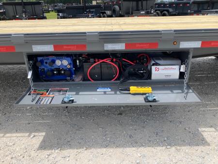 New 2026 Diamond C Trailers 102x40 TANDEM 40K GN HYDROTAIL W/ BLACKWOOD RUNNERS, HYDROJACKS, AIR RIDE & WIRELESS REMOTE Flatbed Trailer