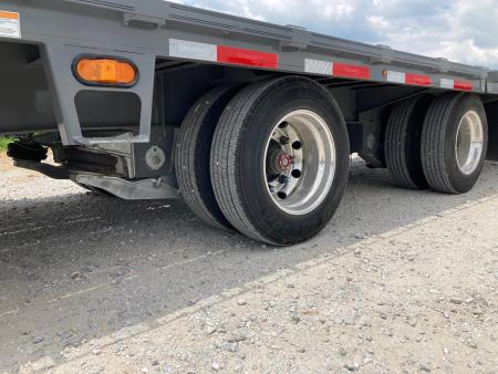 New 2026 Diamond C Trailers 102x40 TANDEM 40K GN HYDROTAIL W/ BLACKWOOD RUNNERS, HYDROJACKS, AIR RIDE & WIRELESS REMOTE Flatbed Trailer