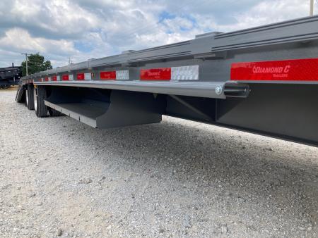 New 2026 Diamond C Trailers 102x40 TANDEM 40K GN HYDROTAIL W/ BLACKWOOD RUNNERS, HYDROJACKS, AIR RIDE & WIRELESS REMOTE Flatbed Trailer